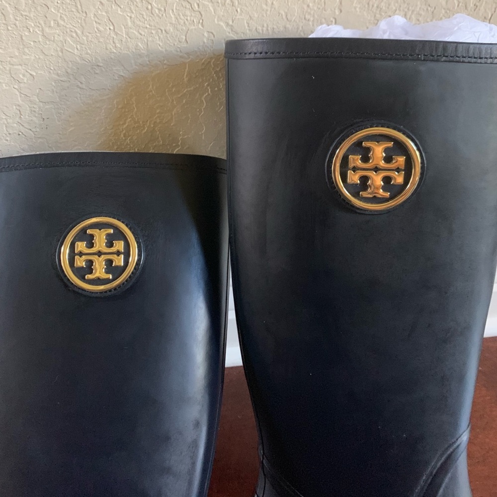 Tory Burch Black Sarah Gold Logo Tall Rain Boots - Picture 7 of 7